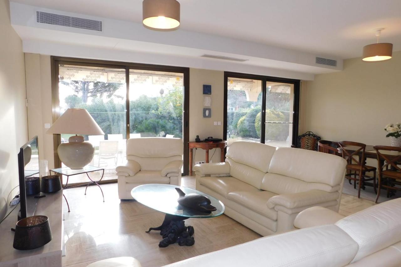 Air-Conditioned 4-Room "Marine Villeneuve" Flat With Pool And Parking Exteriör bild
