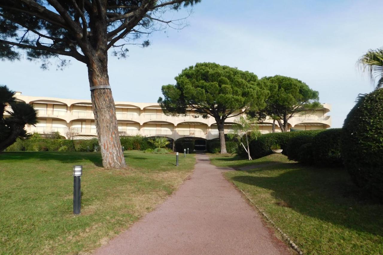 Air-Conditioned 4-Room "Marine Villeneuve" Flat With Pool And Parking Exteriör bild