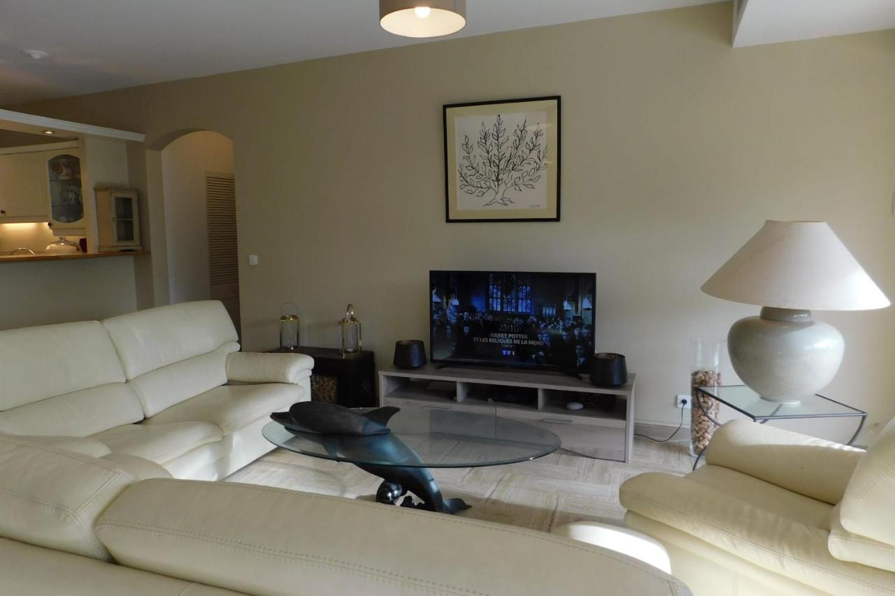 Air-Conditioned 4-Room "Marine Villeneuve" Flat With Pool And Parking Exteriör bild