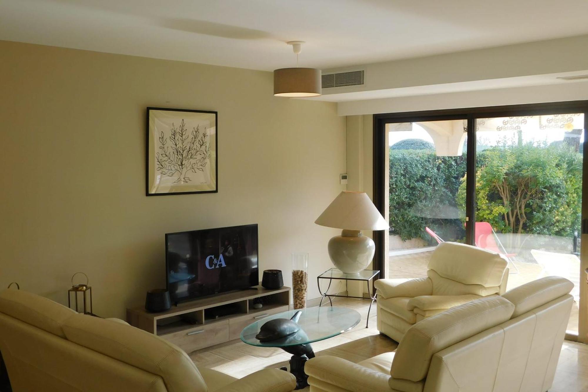 Air-Conditioned 4-Room "Marine Villeneuve" Flat With Pool And Parking Exteriör bild